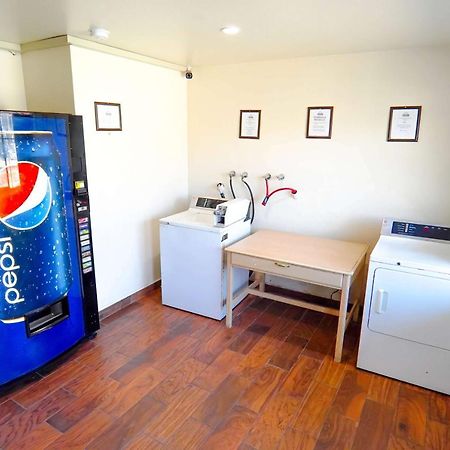 Beyond Stay Hotel Victorville Downtown Экстерьер фото