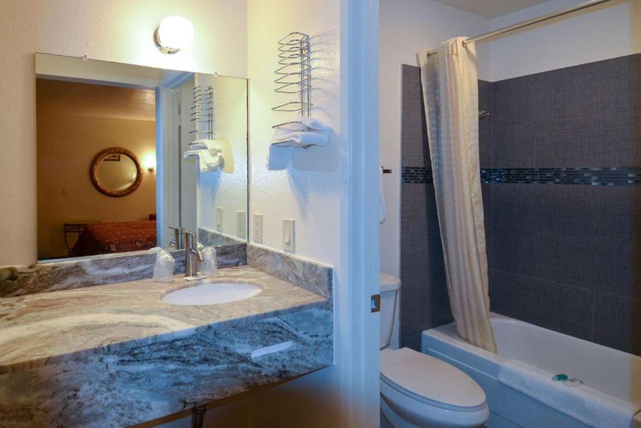 Beyond Stay Hotel Victorville Downtown Экстерьер фото