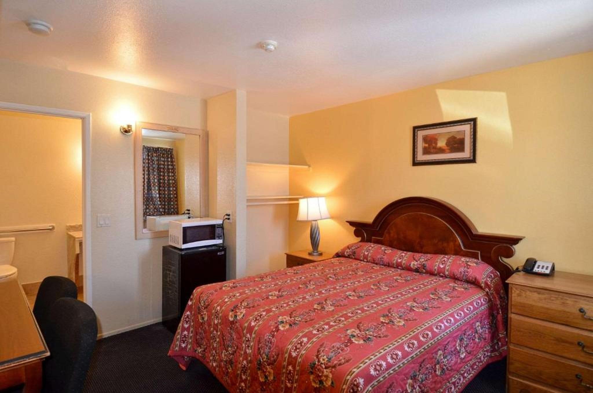 Beyond Stay Hotel Victorville Downtown Экстерьер фото