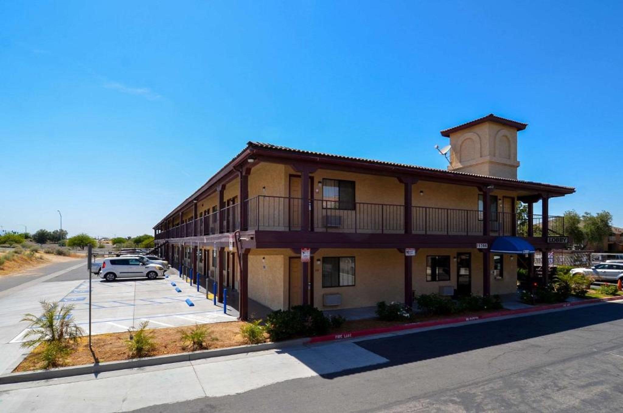Beyond Stay Hotel Victorville Downtown Экстерьер фото