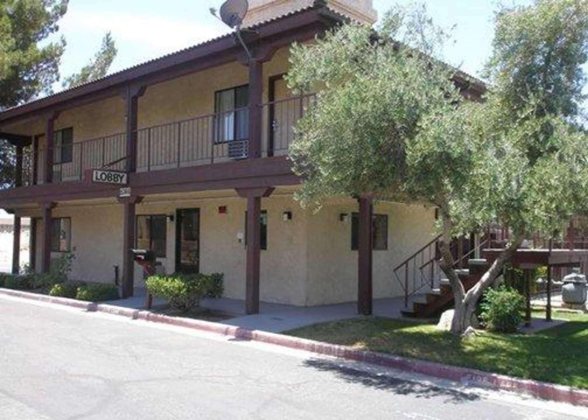 Beyond Stay Hotel Victorville Downtown Экстерьер фото