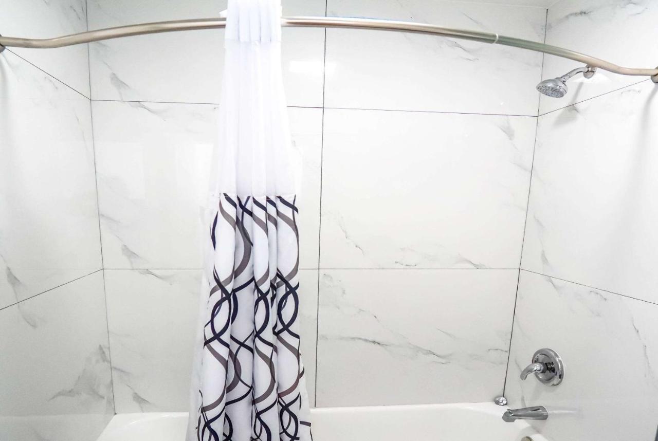 Beyond Stay Hotel Victorville Downtown Экстерьер фото